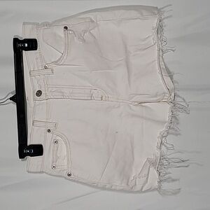 ❤️‍🔥💙 gap shorts size  6 white Distressed